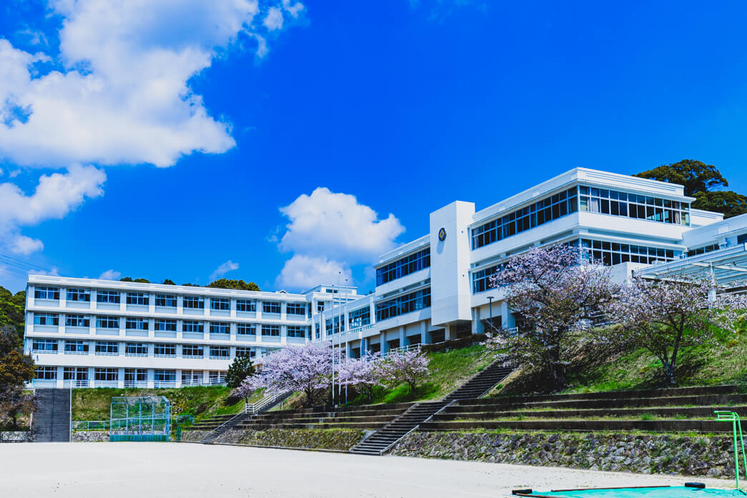 佐世保市立祇園中学校まで徒歩28分(1900m)